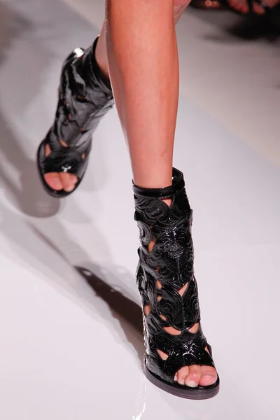 Look 75
